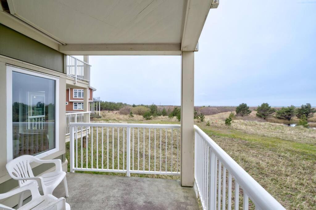 Beach Please-Updated Home With Ocean Views Long Beach Exterior foto