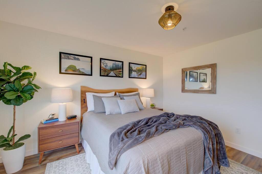 Beach Please-Updated Home With Ocean Views Long Beach Exterior foto